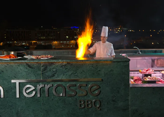 Two Seasons & ApartmentsAparthotel